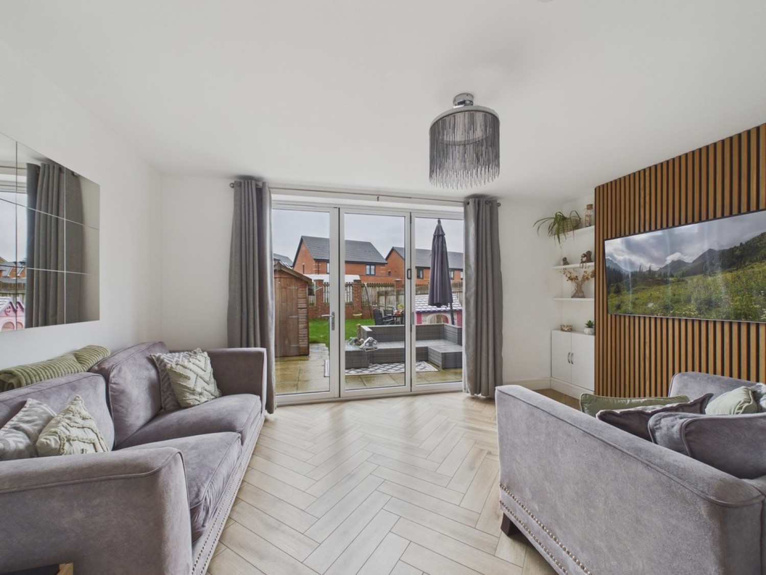 3 bedroom House for Sale Hawes Way, Waverley