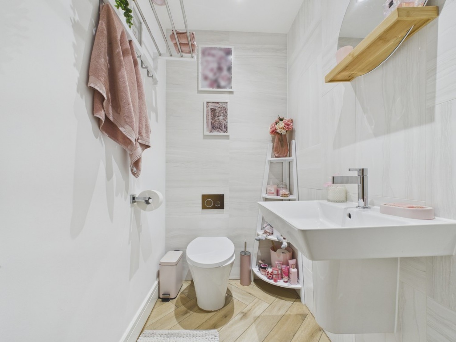 3 bedroom House for Sale Hawes Way, Waverley