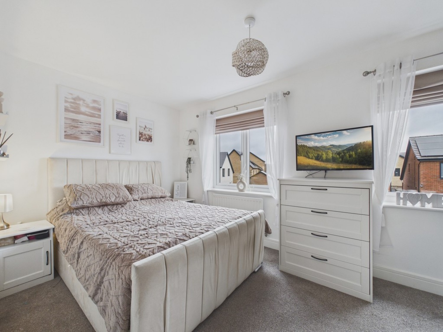 3 bedroom House for Sale Hawes Way, Waverley