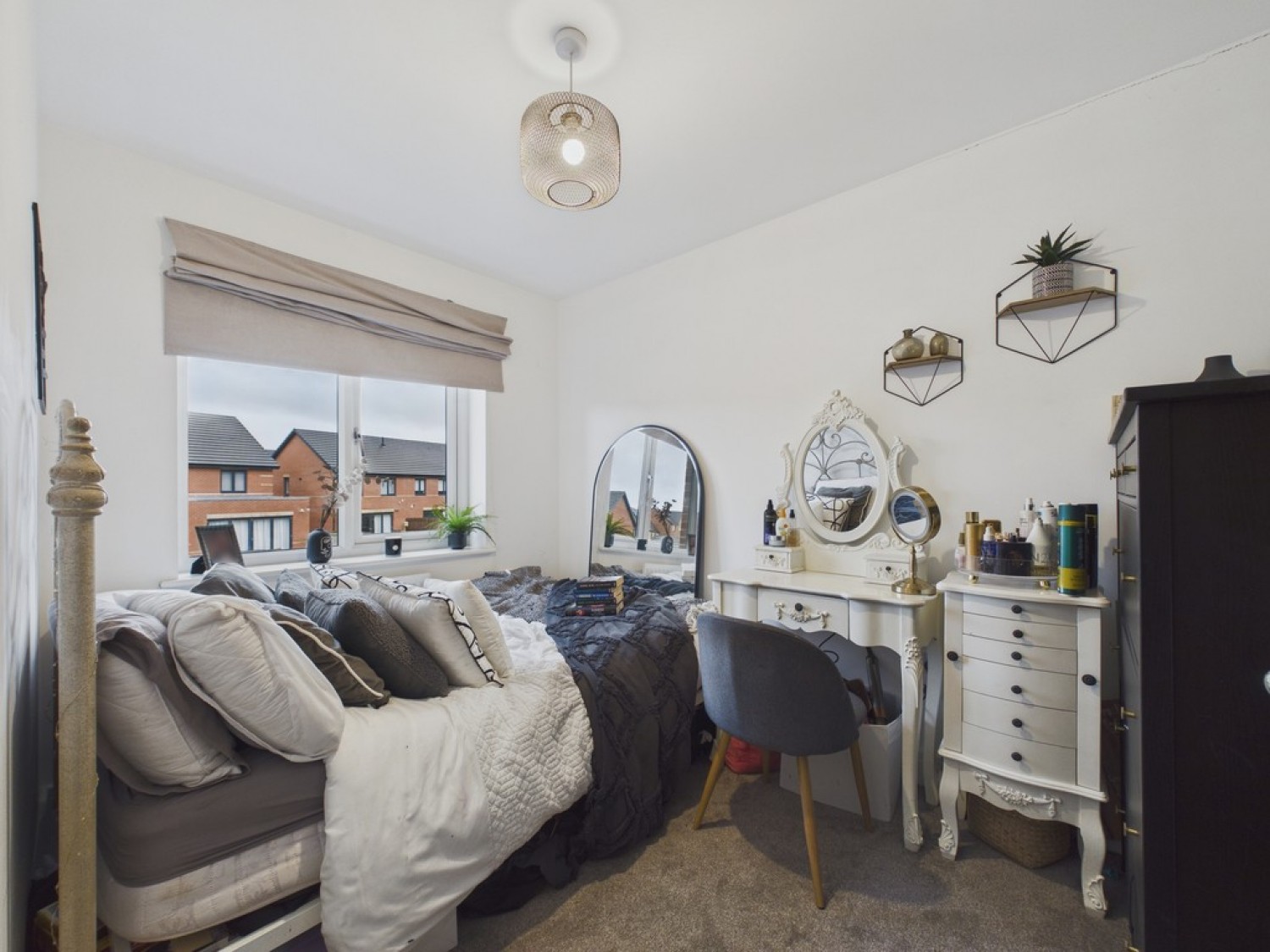 3 bedroom House for Sale Hawes Way, Waverley