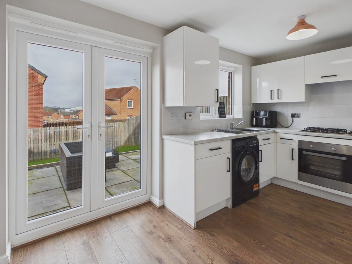 Masefield Avenue, Holmewood