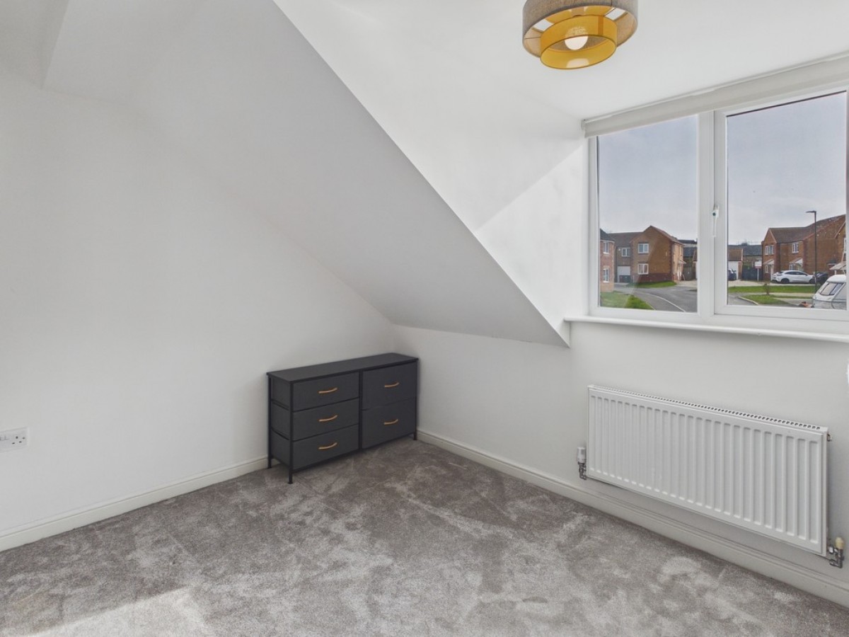 Masefield Avenue, Holmewood