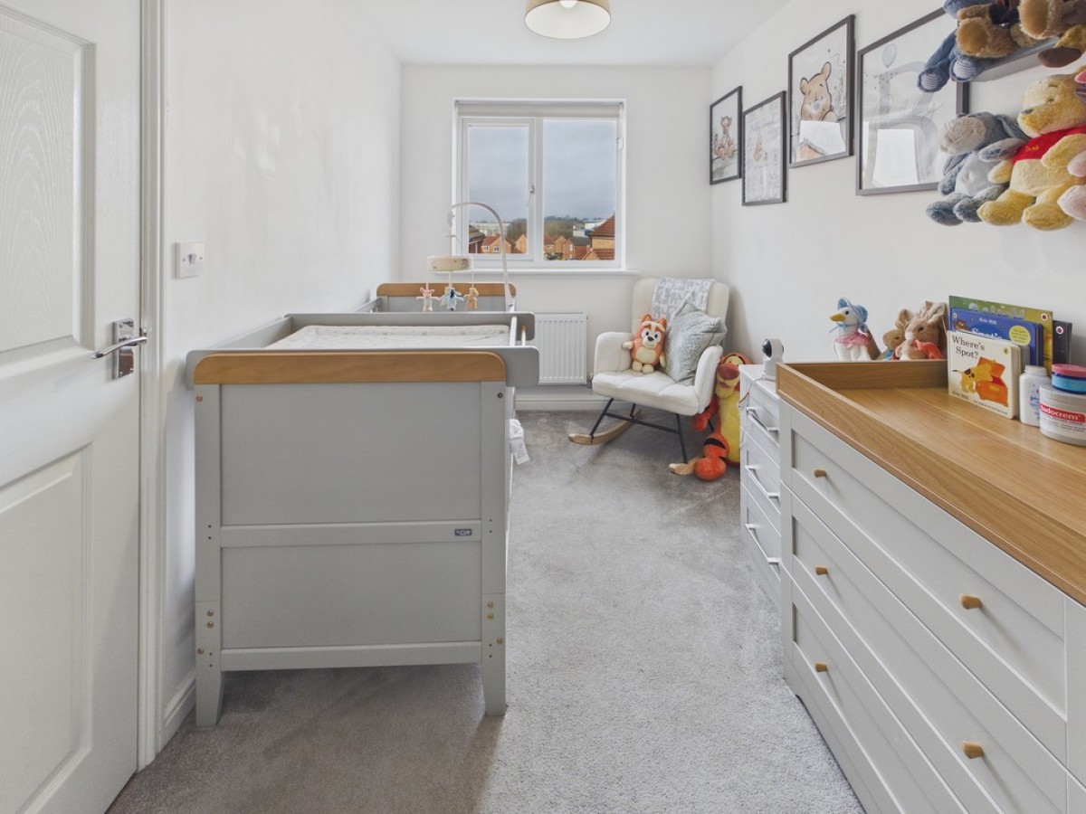 Masefield Avenue, Holmewood