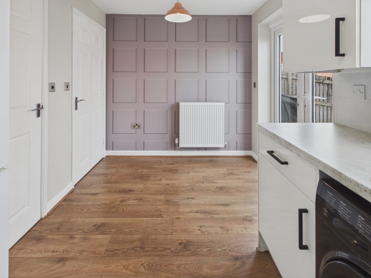 Masefield Avenue, Holmewood