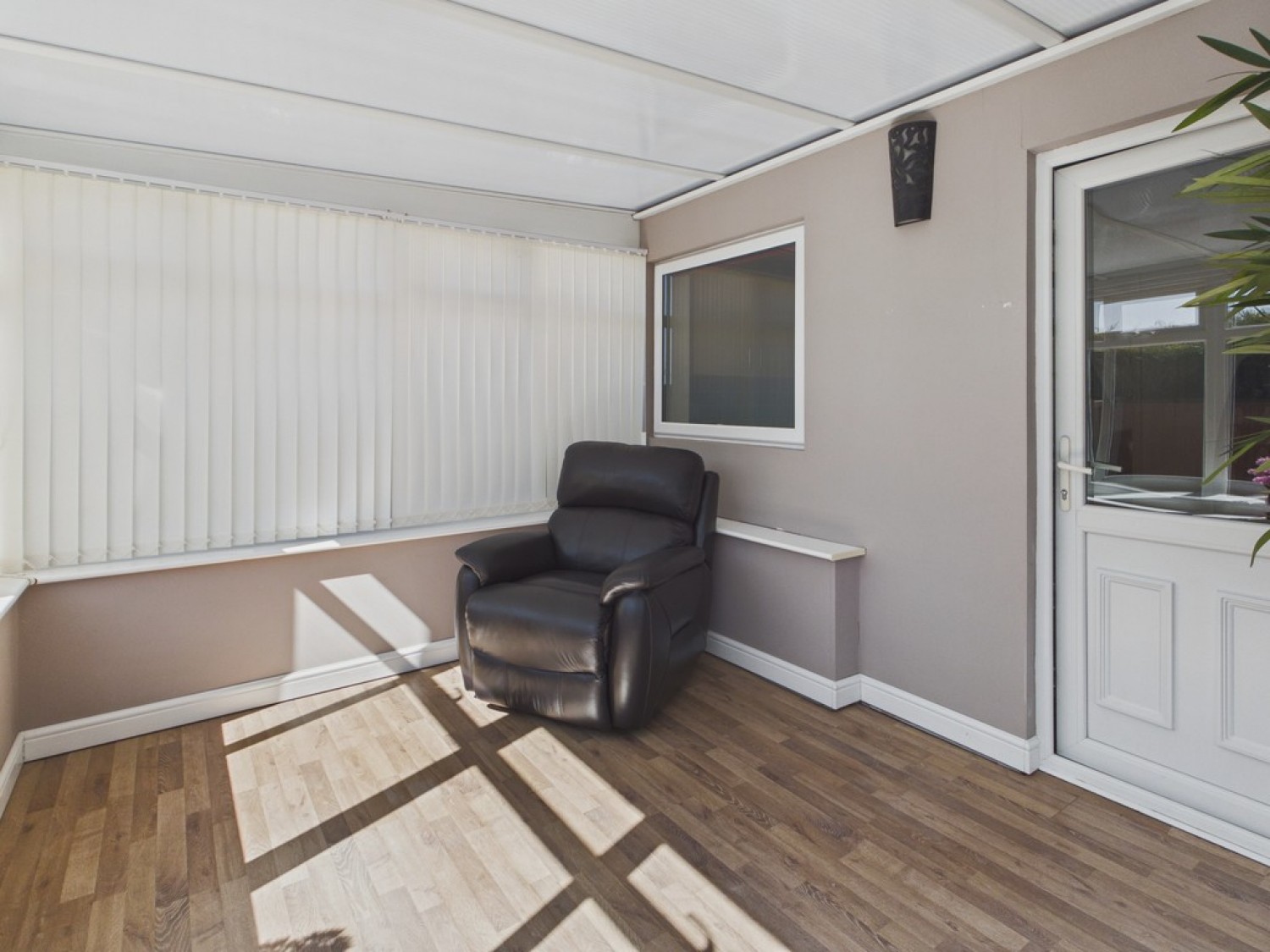 2 bedroom House for Sale Dale View Road, Lower Pilsley