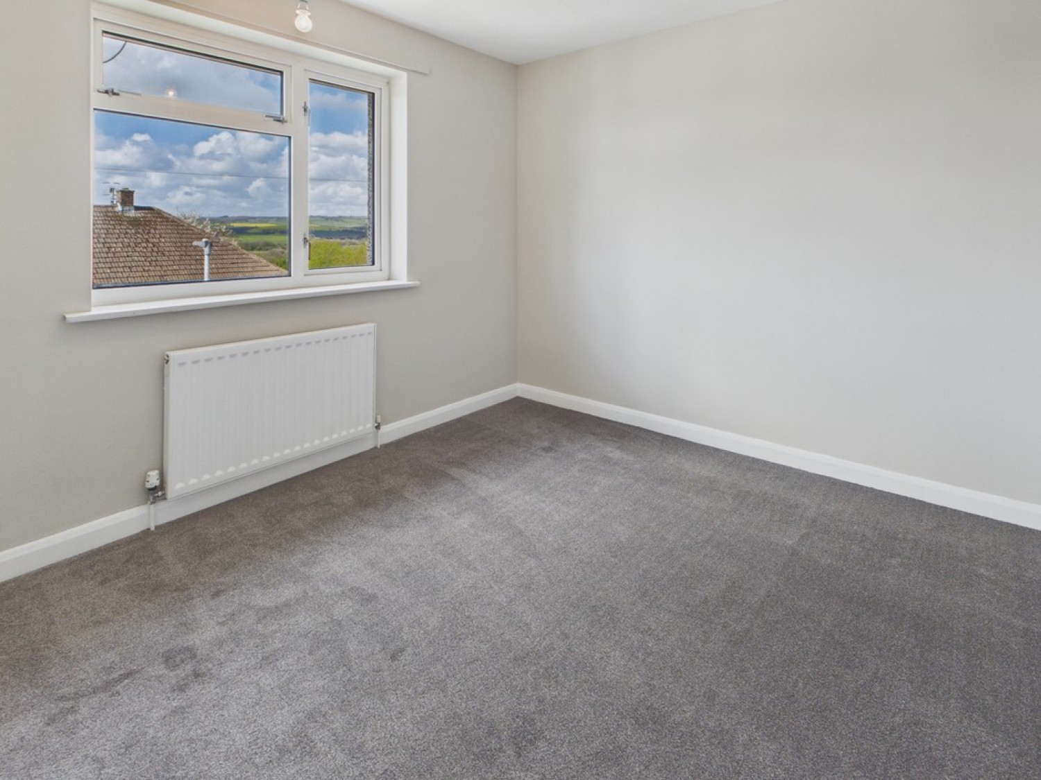 3 bedroom House for Letting Rose Crescent, Mastin Moor