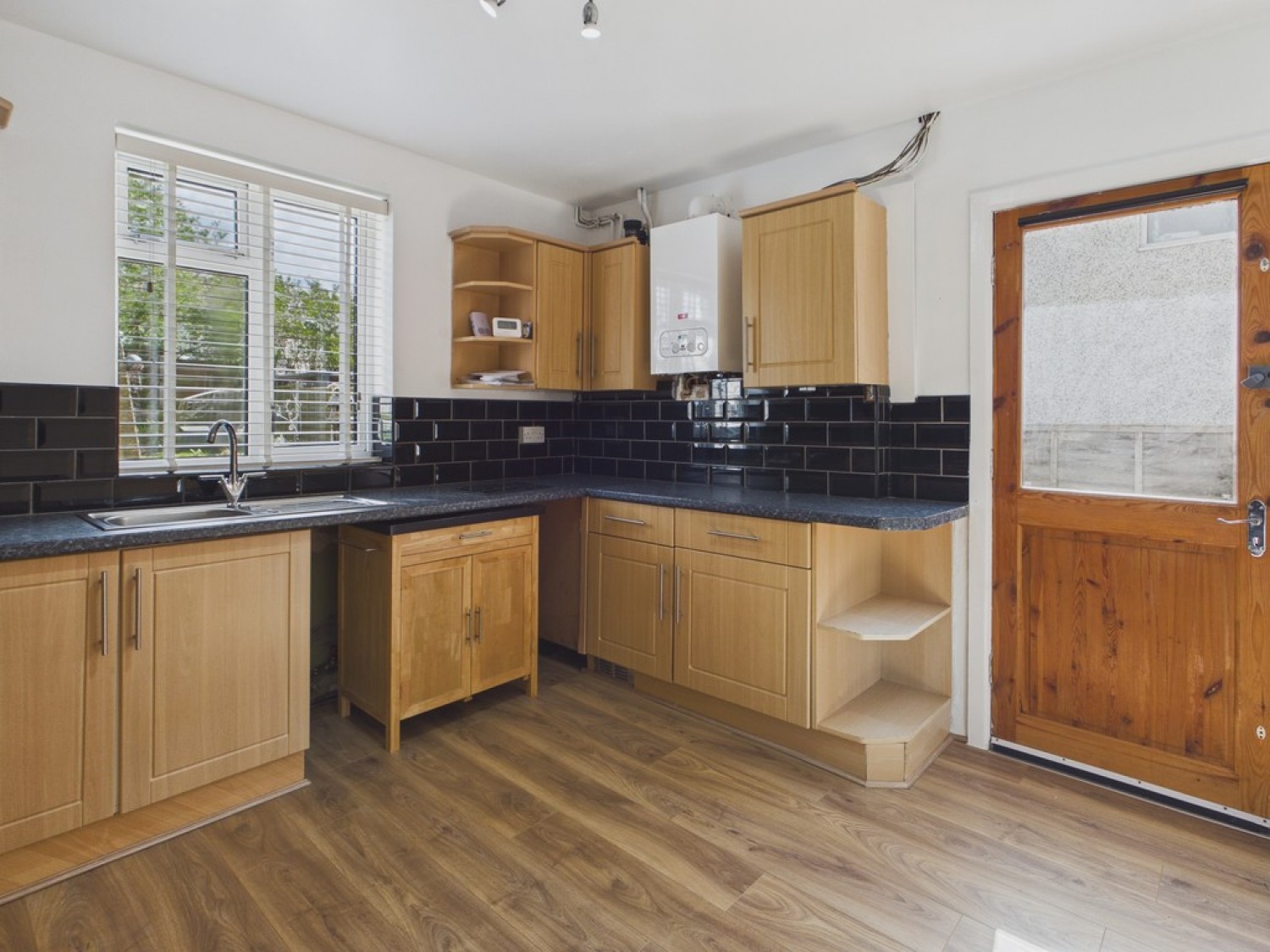 3 bedroom House for Letting Rose Crescent, Mastin Moor