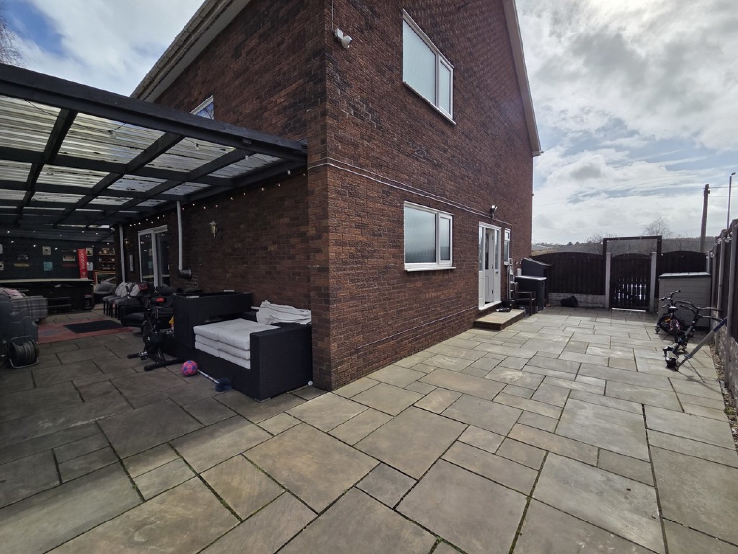 4 bedroom House for Sale West Bawtry Road, Rotherham
