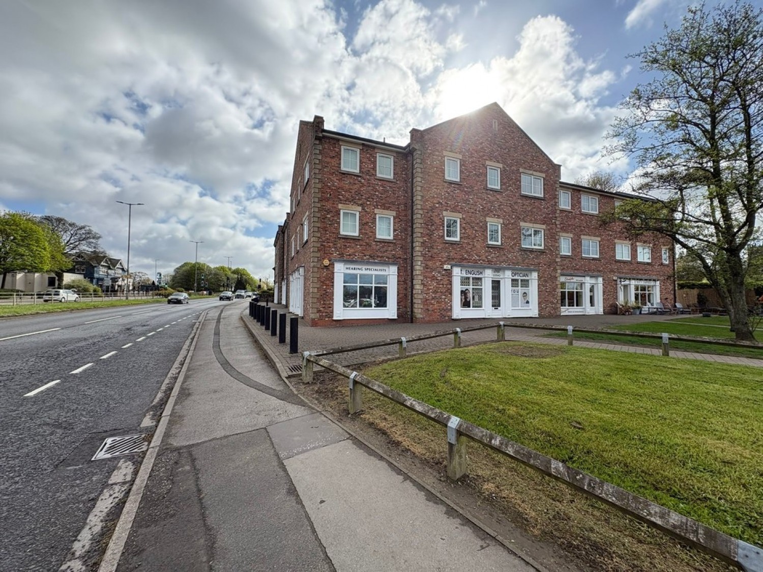 2 bedroom Flat for Sale Bawtry Road, Wickersley