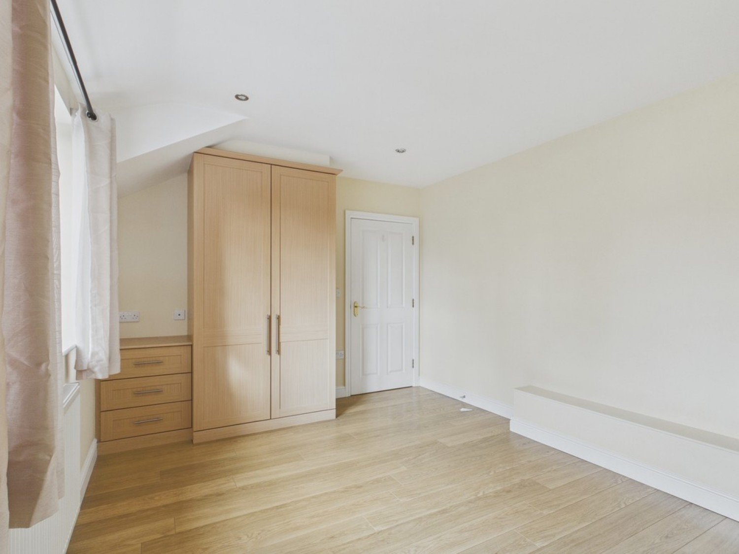 2 bedroom Flat for Sale Bawtry Road, Wickersley
