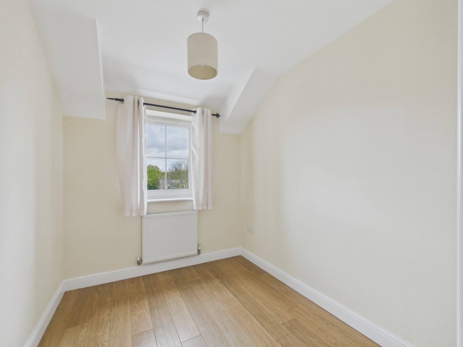 2 bedroom Flat for Sale Bawtry Road, Wickersley