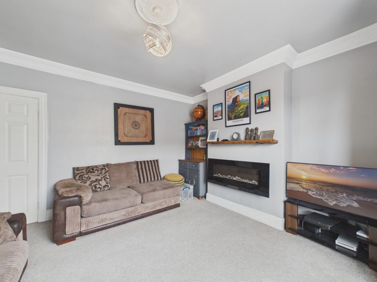 Royds Avenue, Whiston