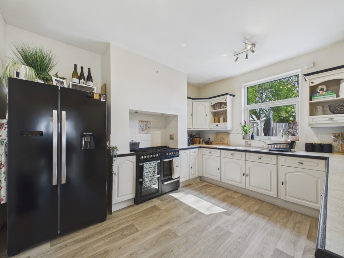 Station Road, Treeton