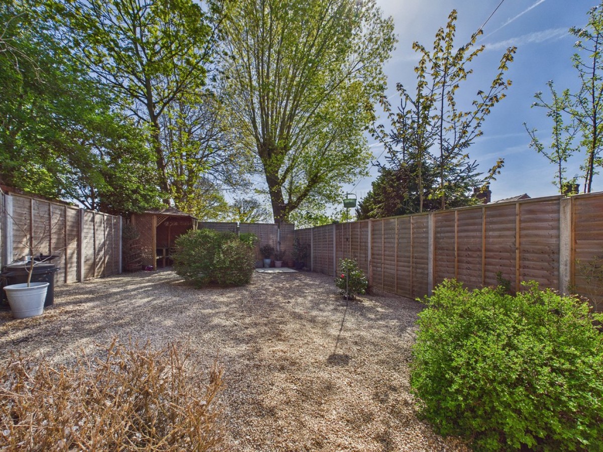 Station Road, Treeton