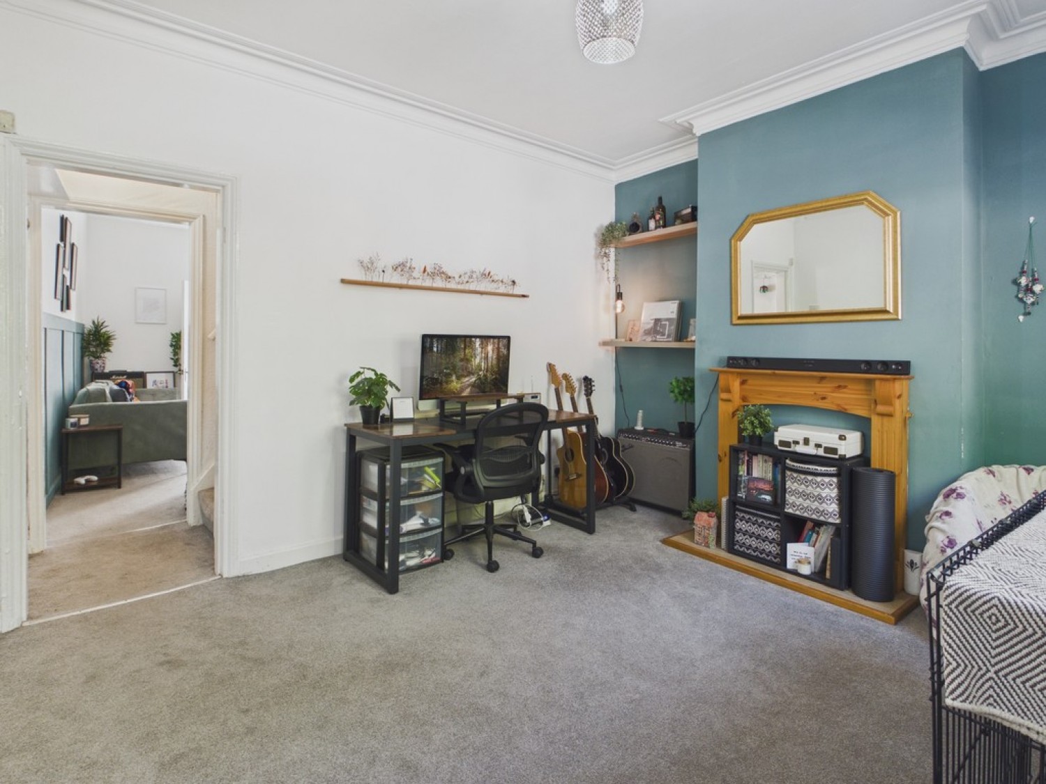 2 bedroom House for Sale Broomhill Road, Old Whittington, Chesterfield