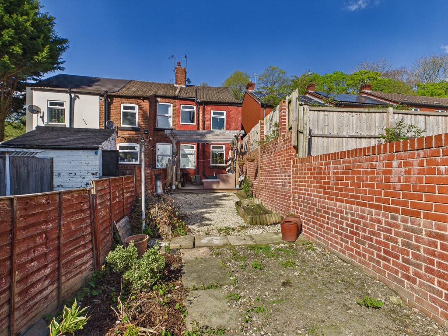 2 bedroom House for Sale Broomhill Road, Old Whittington, Chesterfield