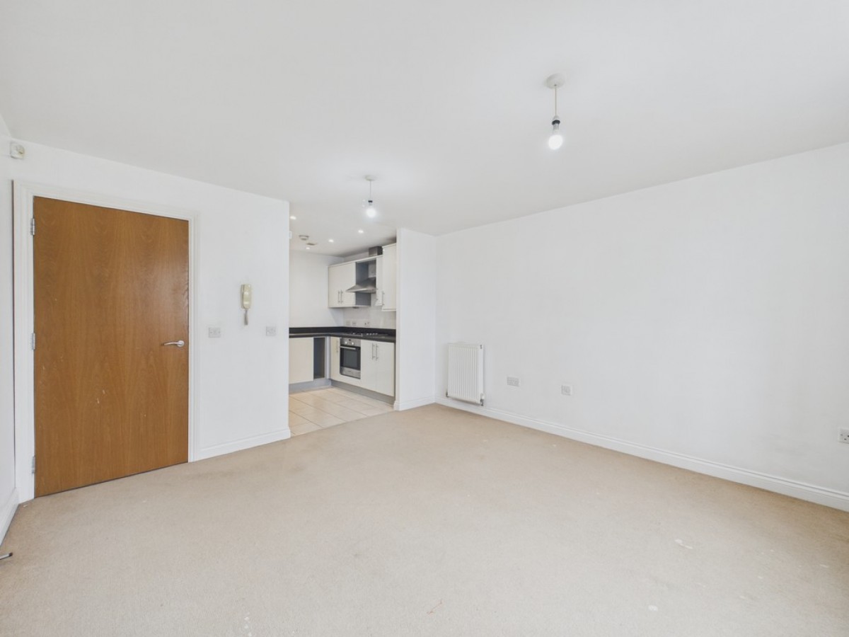 Metro Apartments, Richmond Way