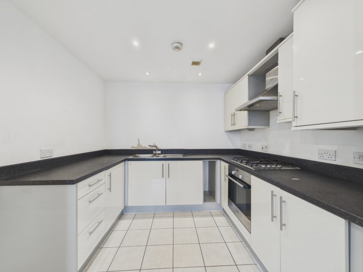 Metro Apartments, Richmond Way