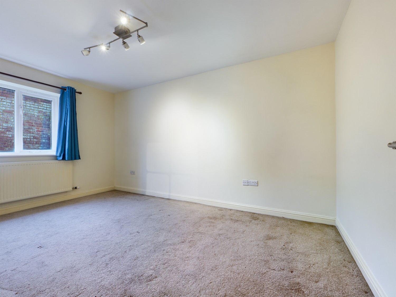 2 bedroom Flat for Letting Moorgate Road, Rotherham