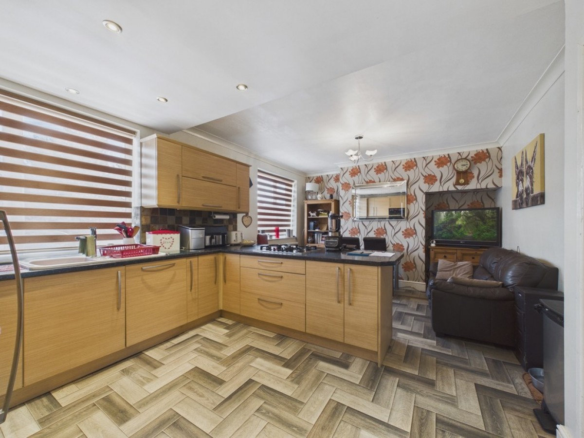 Crescent End, Thurcroft
