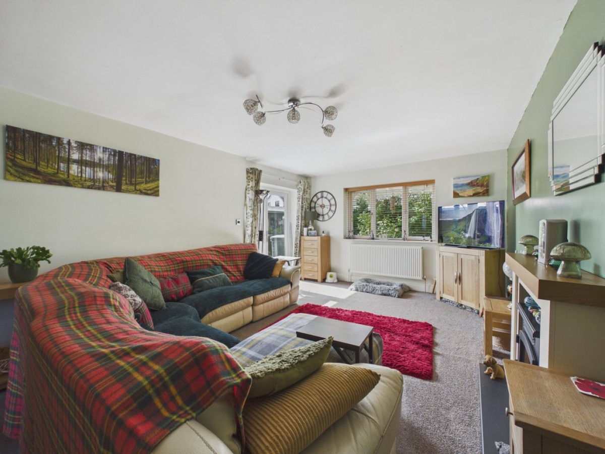 Crescent End, Thurcroft