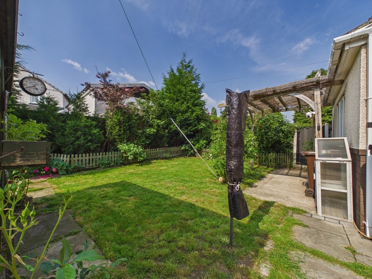Crescent End, Thurcroft