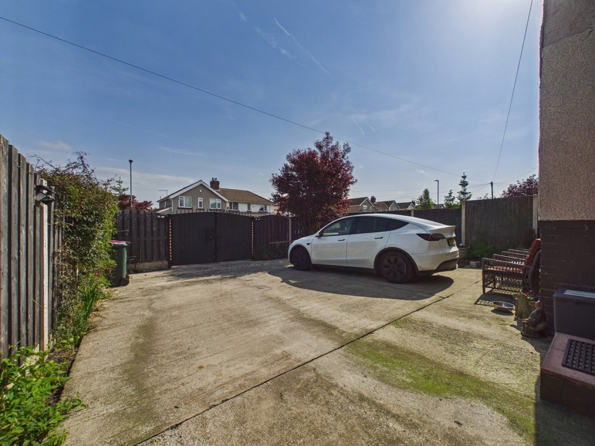 Crescent End, Thurcroft