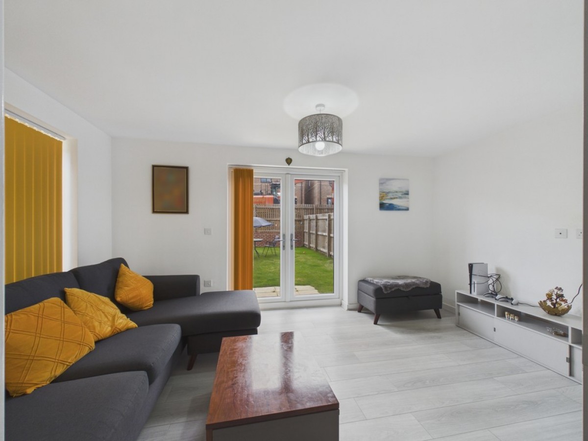Hawes Way, Waverley