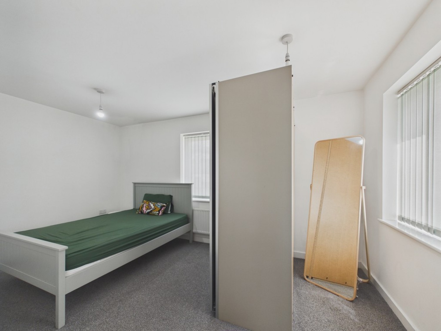 4 bedroom House for Sale Hawes Way, Waverley