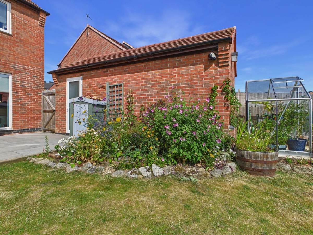Emes Road, Wingerworth