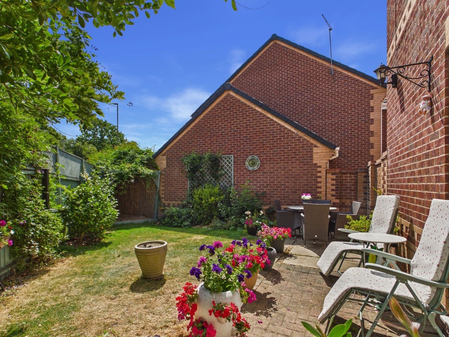 3 bedroom House for Sale Old House Road, Newbold