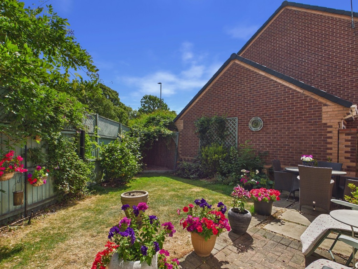 3 bedroom House for Sale Old House Road, Newbold
