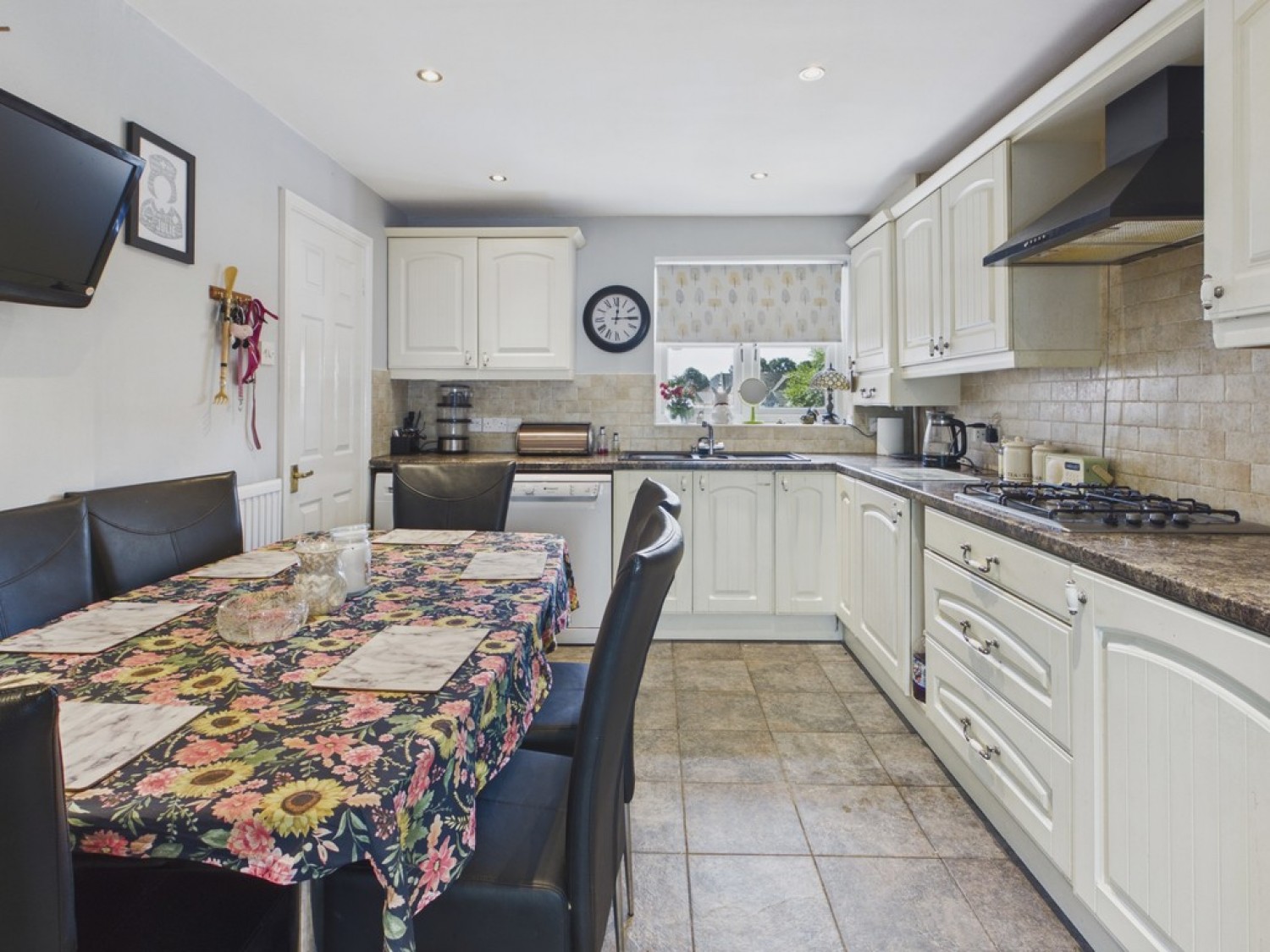 3 bedroom House for Sale Old House Road, Newbold