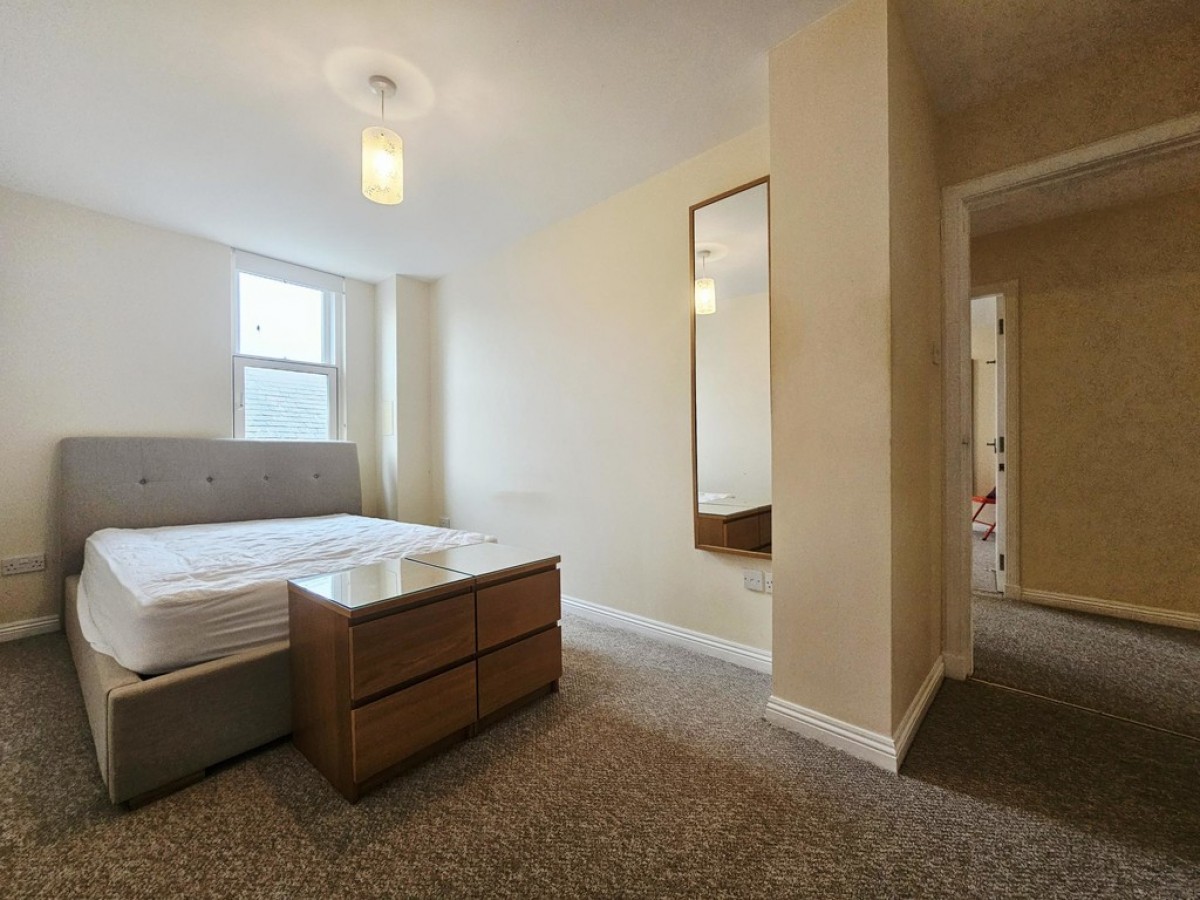 AYR - Academy Street