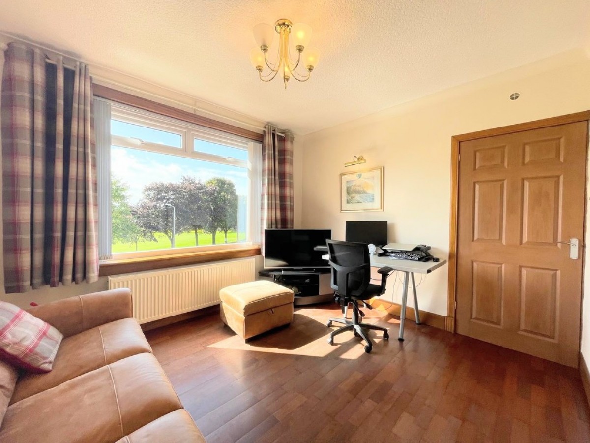 35 Glebe Crescent, Maybole. KA19 7HZ