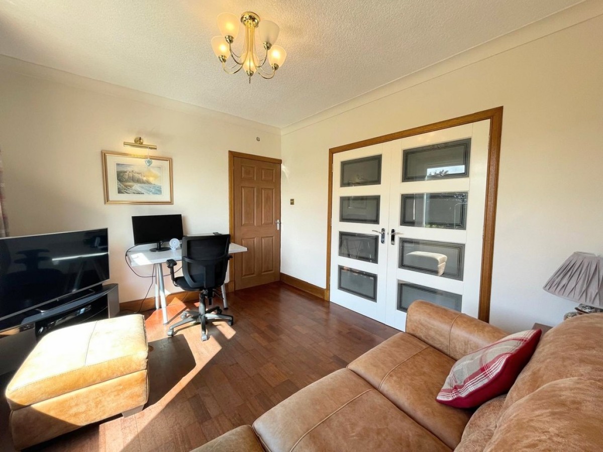 35 Glebe Crescent, Maybole. KA19 7HZ