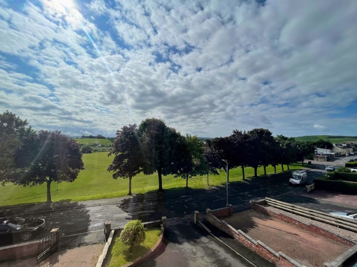 35 Glebe Crescent, Maybole. KA19 7HZ