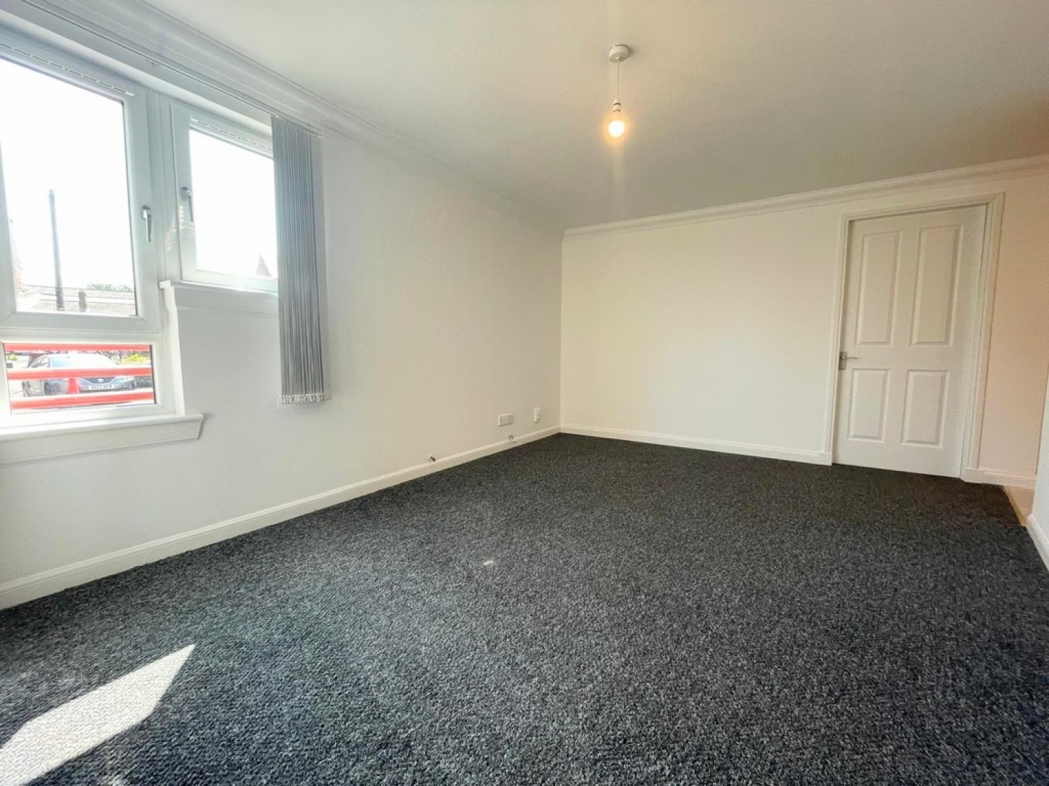 1B Halls Vennal, Ayr, KA8 8DE