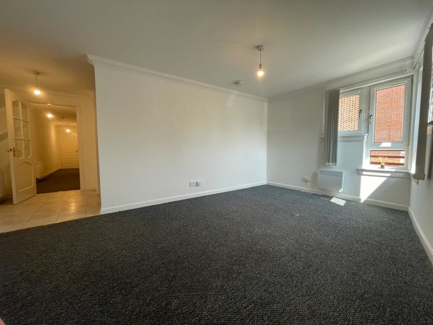 1B Halls Vennal, Ayr, KA8 8DE