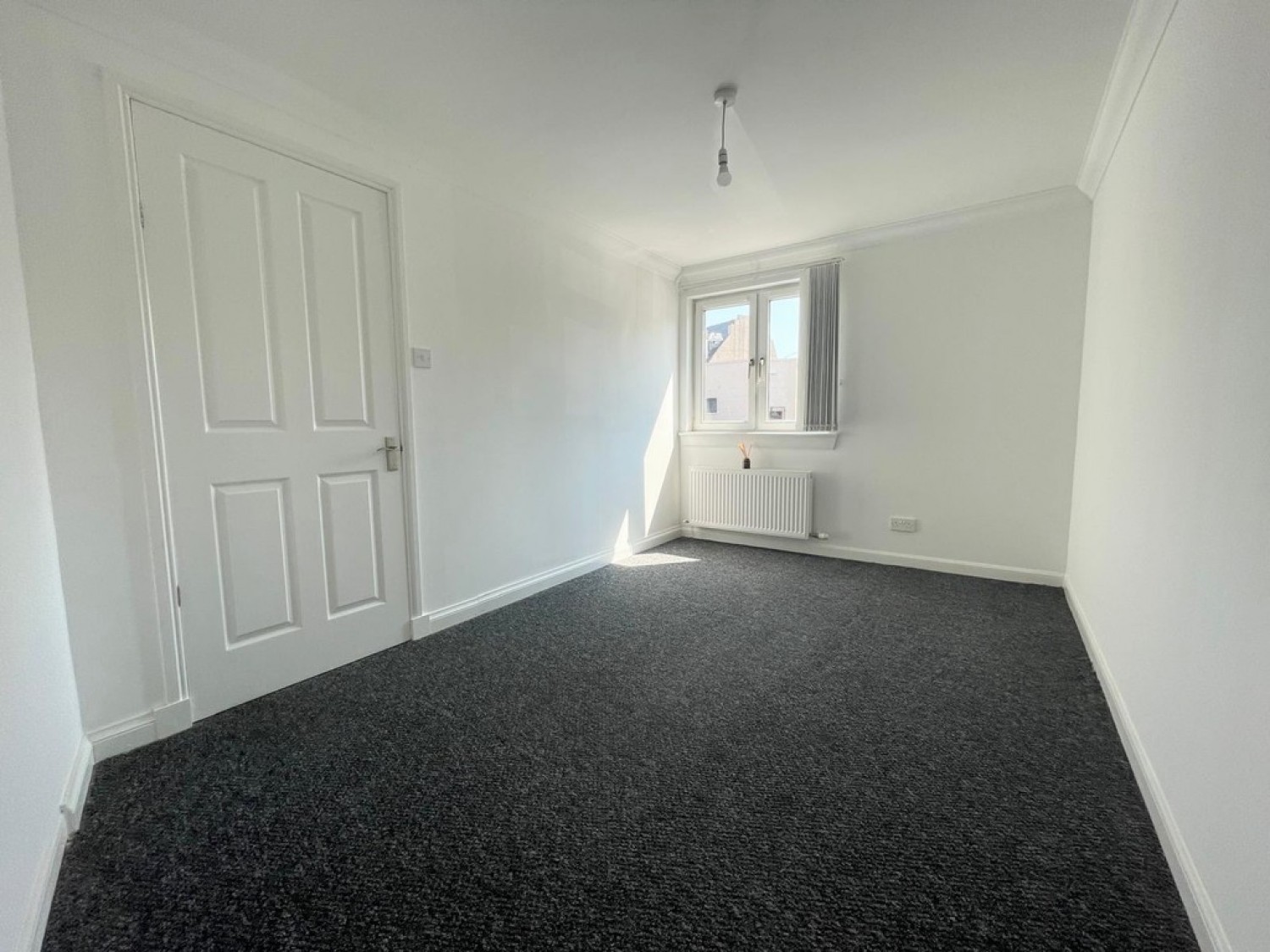1B Halls Vennal, Ayr, KA8 8DE
