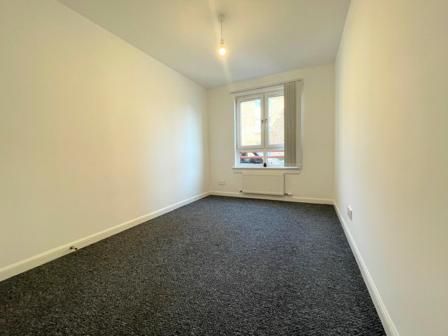 1B Halls Vennal, Ayr, KA8 8DE