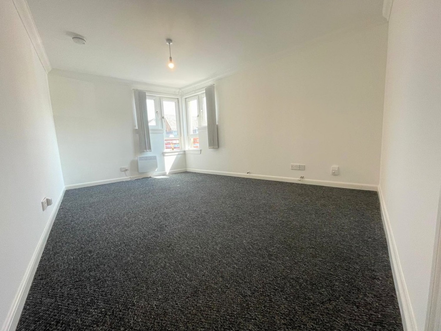 1B Halls Vennal, Ayr, KA8 8DE