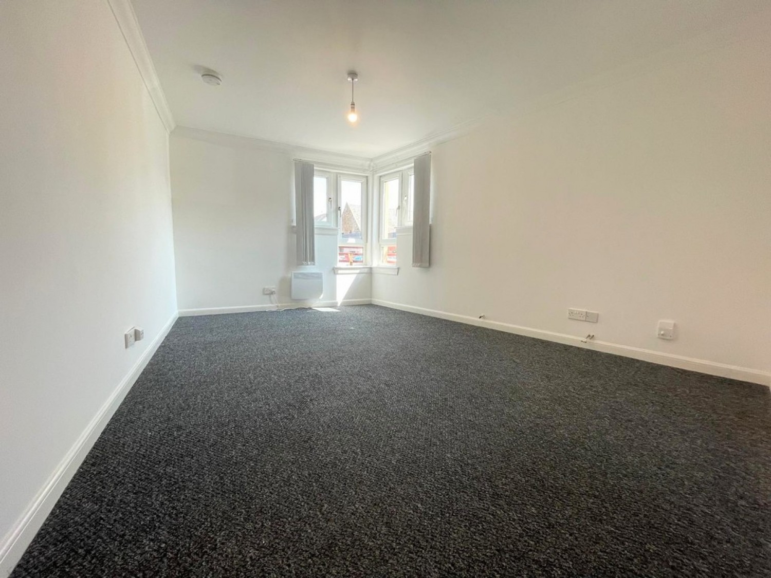 1B Halls Vennal, Ayr, KA8 8DE