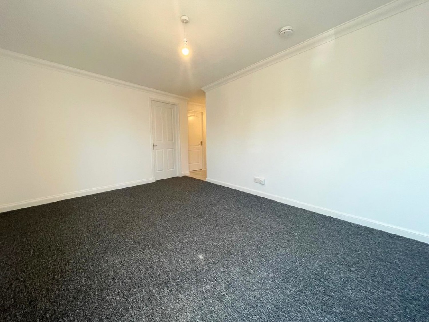 1B Halls Vennal, Ayr, KA8 8DE