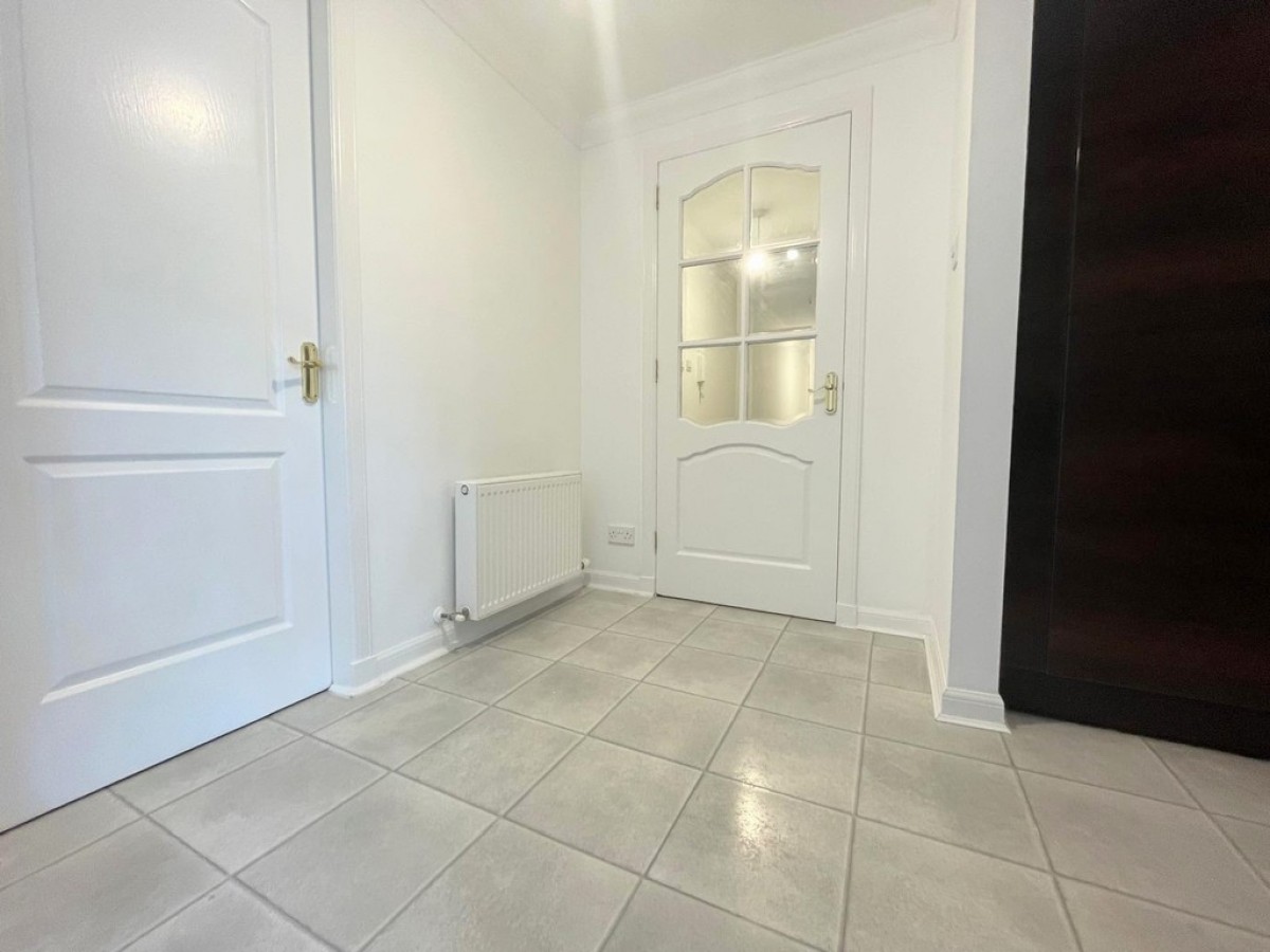 1B Halls Vennal, Ayr, KA8 8DE