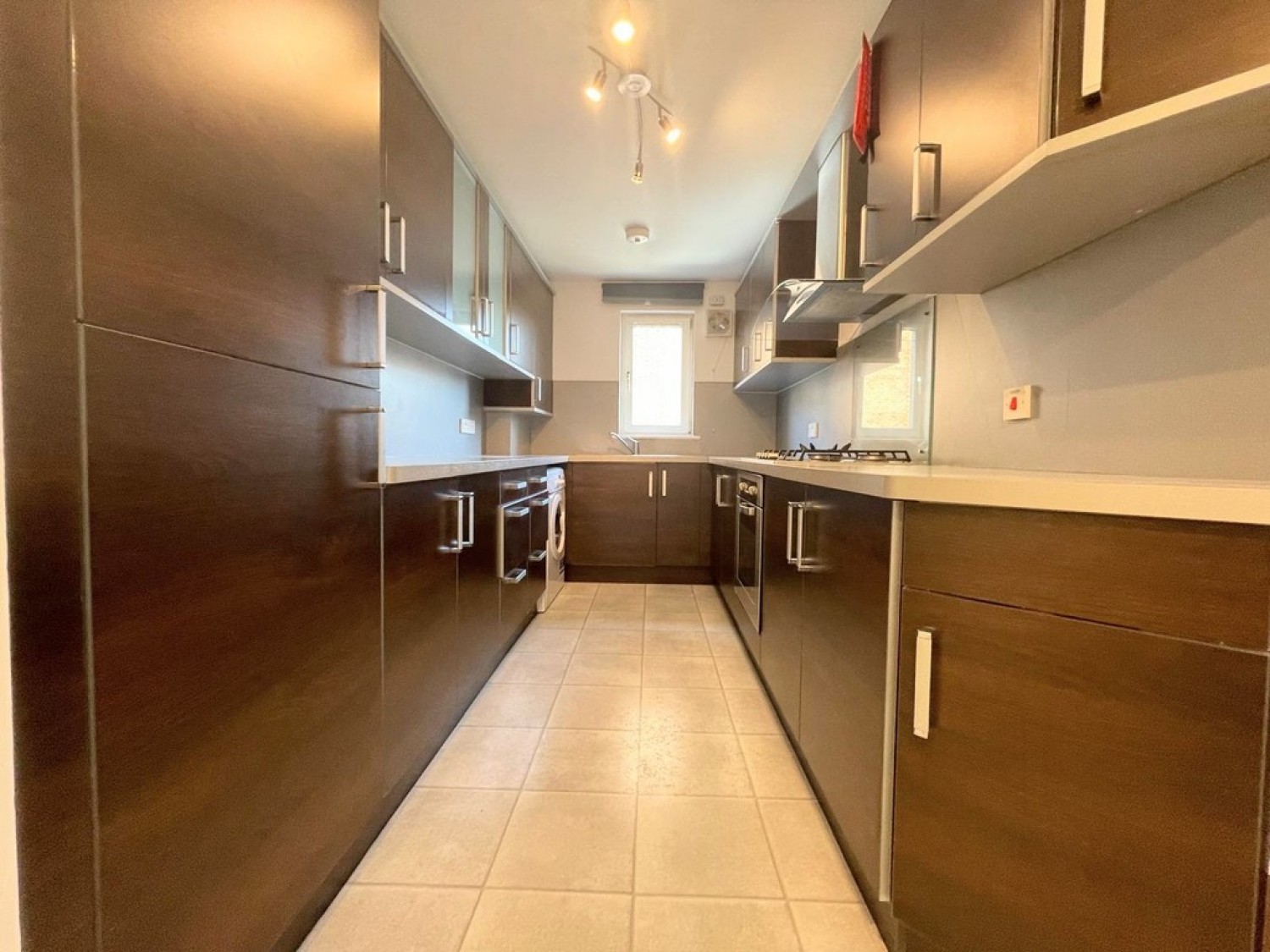 1B Halls Vennal, Ayr, KA8 8DE