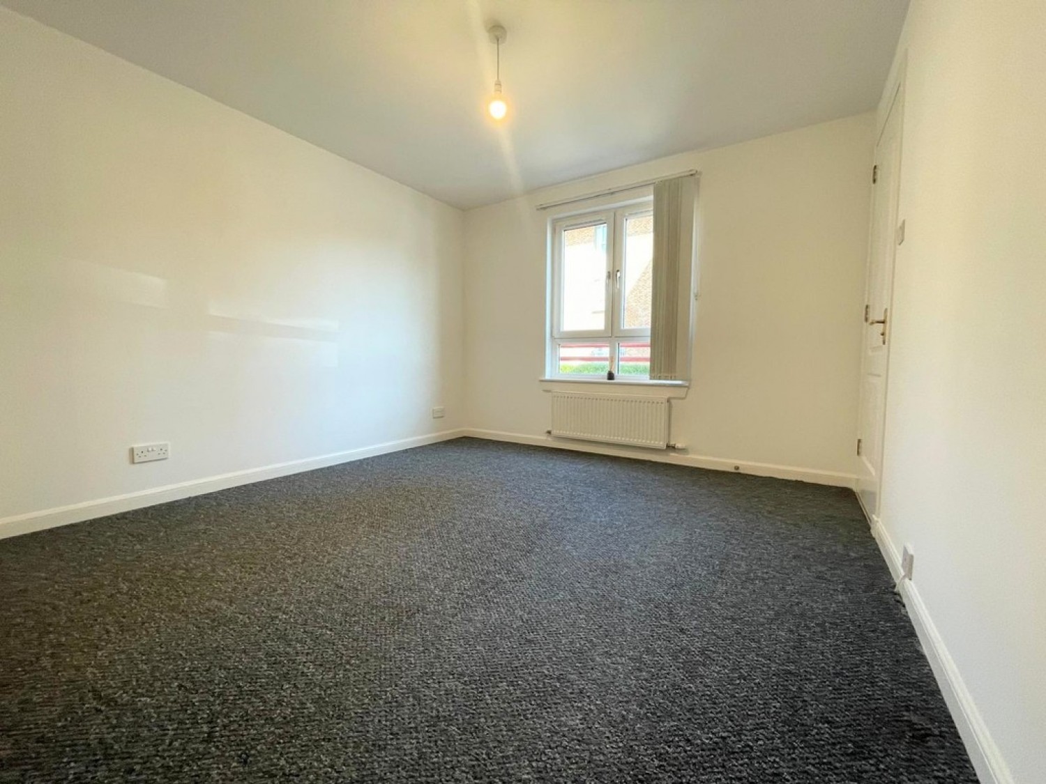 1B Halls Vennal, Ayr, KA8 8DE