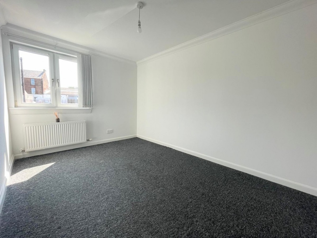 1B Halls Vennal, Ayr, KA8 8DE