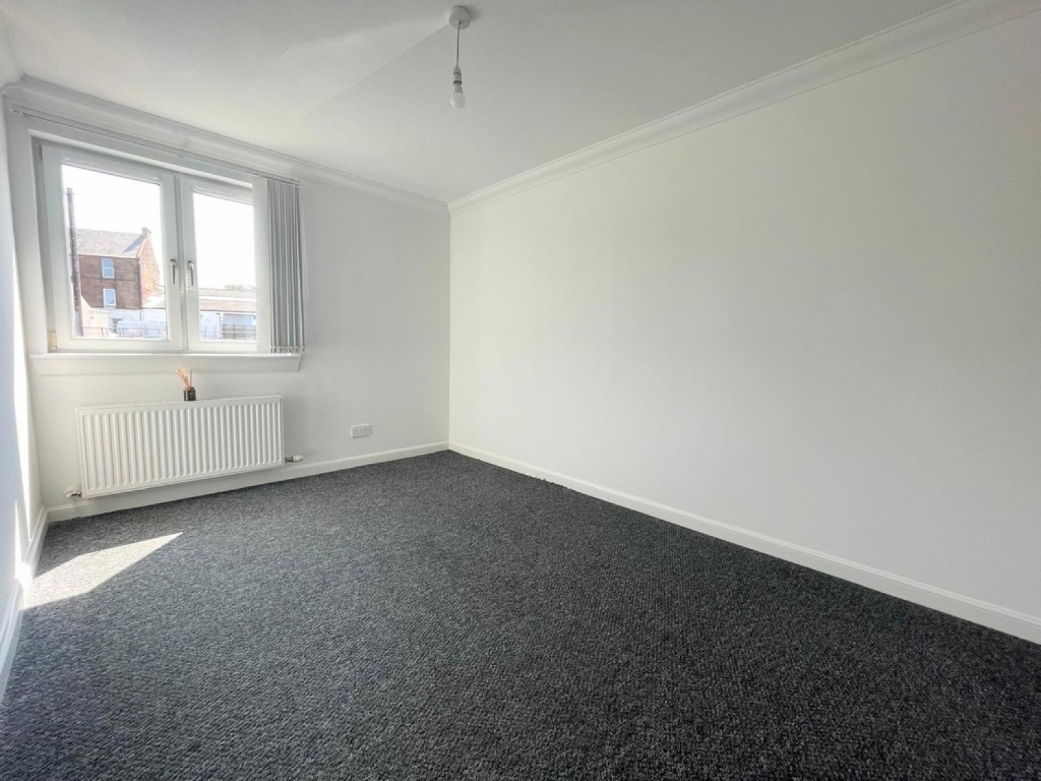1B Halls Vennal, Ayr, KA8 8DE