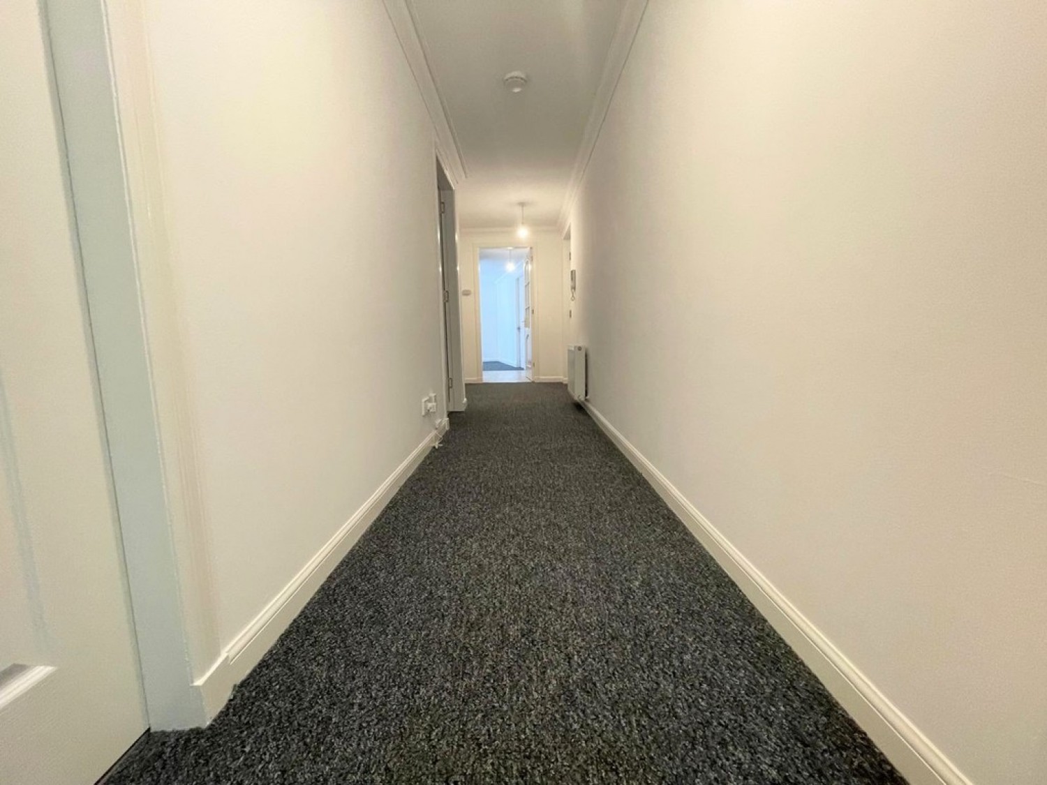 1B Halls Vennal, Ayr, KA8 8DE